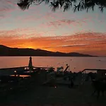 Valais Ξενοδοχείο Αλυκανάς